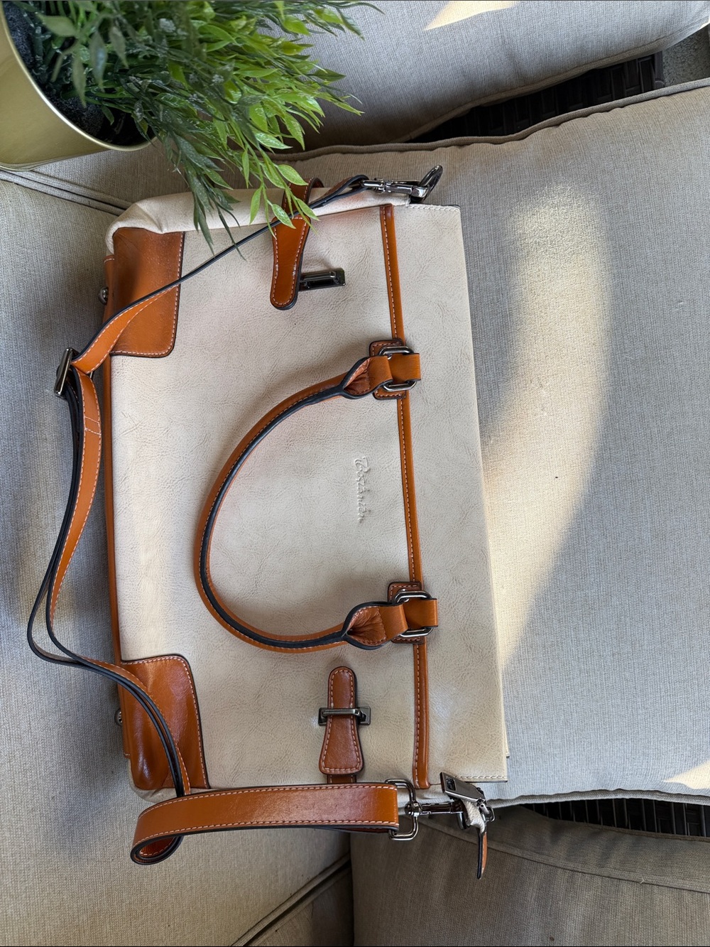 Bostaten Cream messager bag Satcwith cognac trim